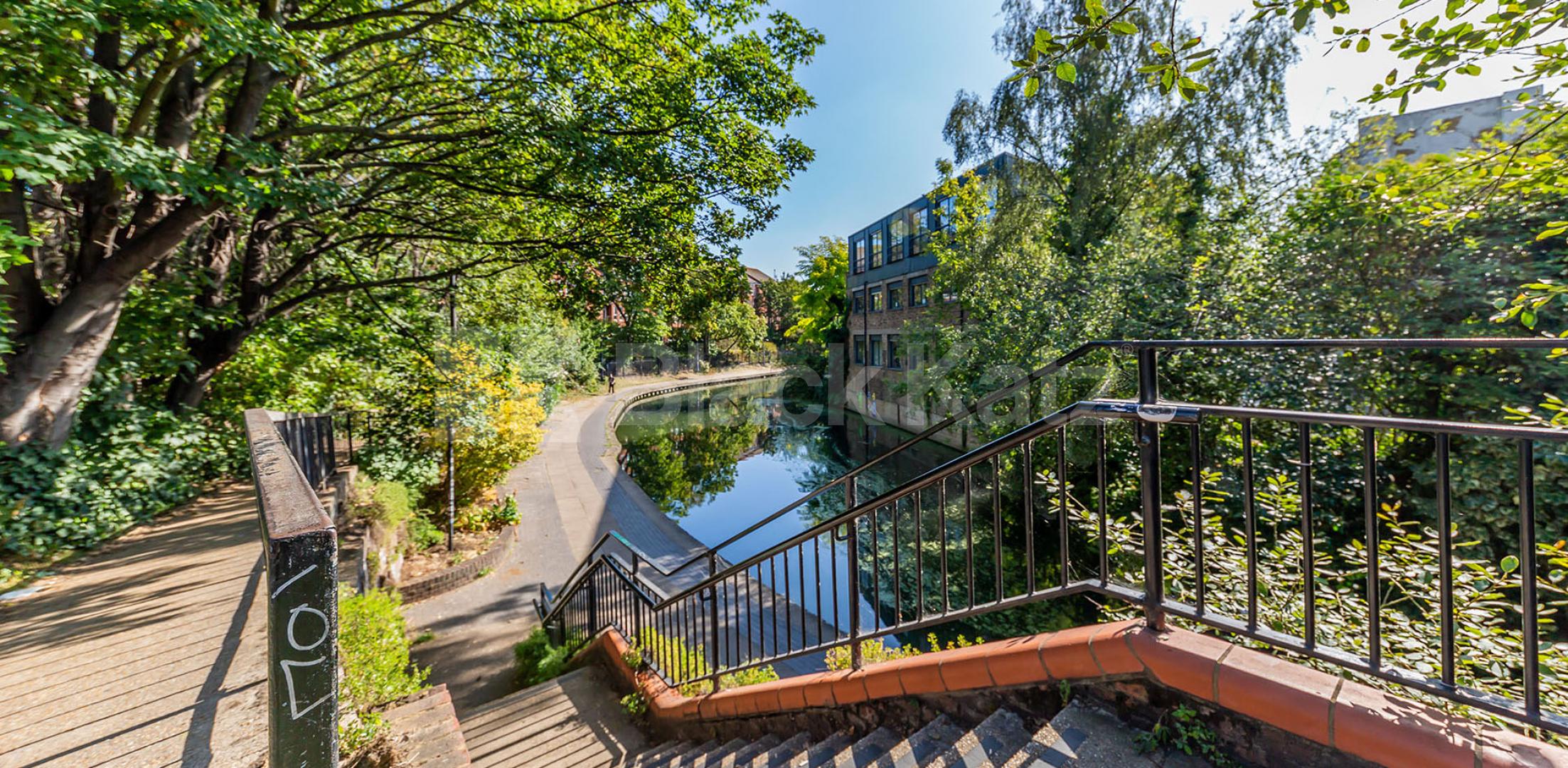 Superb modern two double bedroom flat with a private terrace mins to tube Baynes Street, Camden